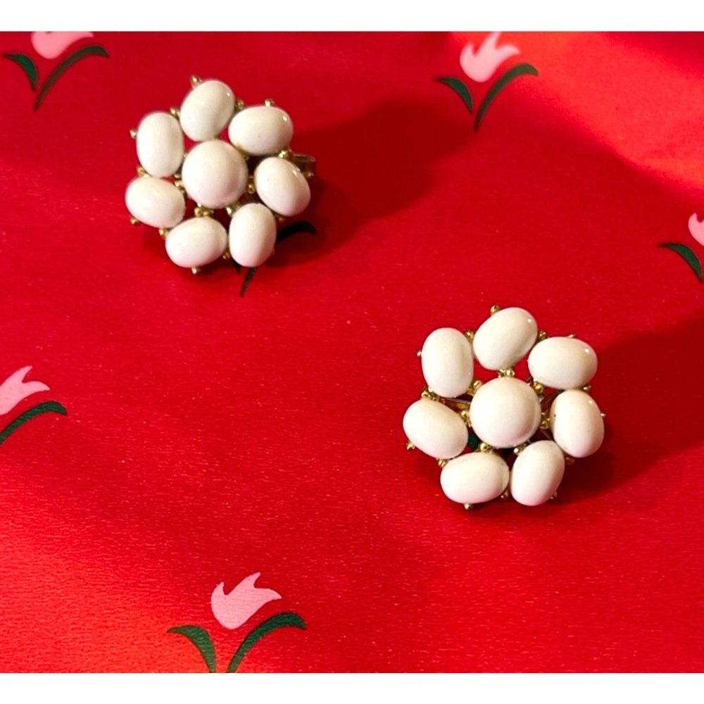 Vintage Crown Trifari Clip-on Floral White and Gold Toned Enamel Earrings